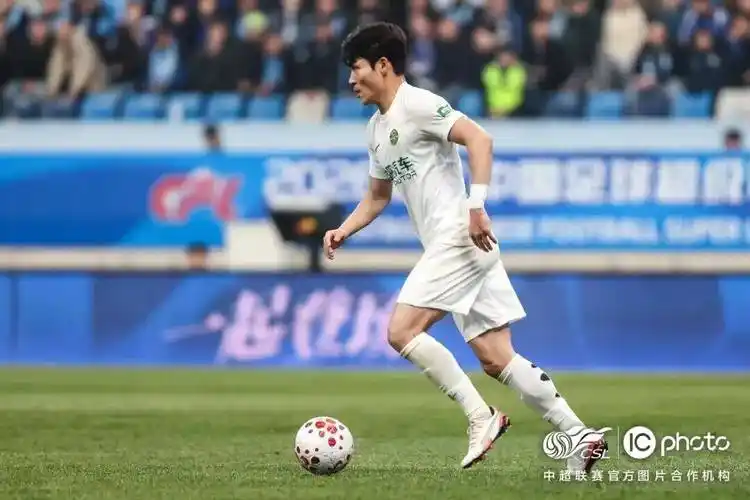 日本J联赛：浦和红钻 VS 横滨水手